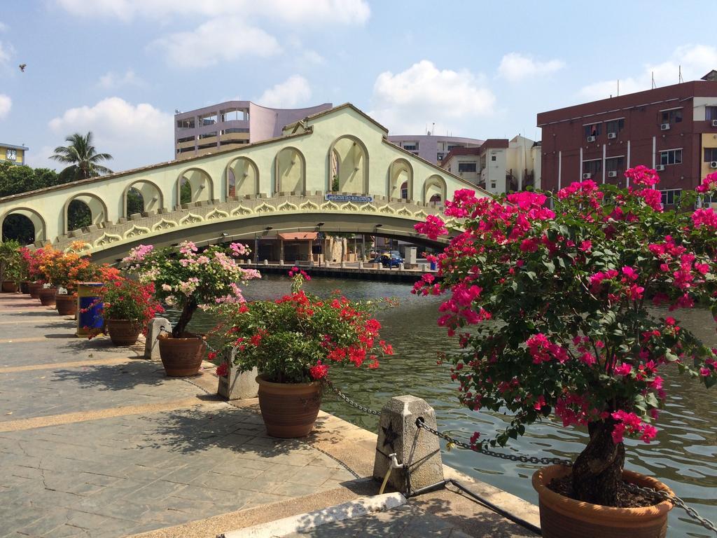 Olive Flashpackers, Melaka Eksteriør billede